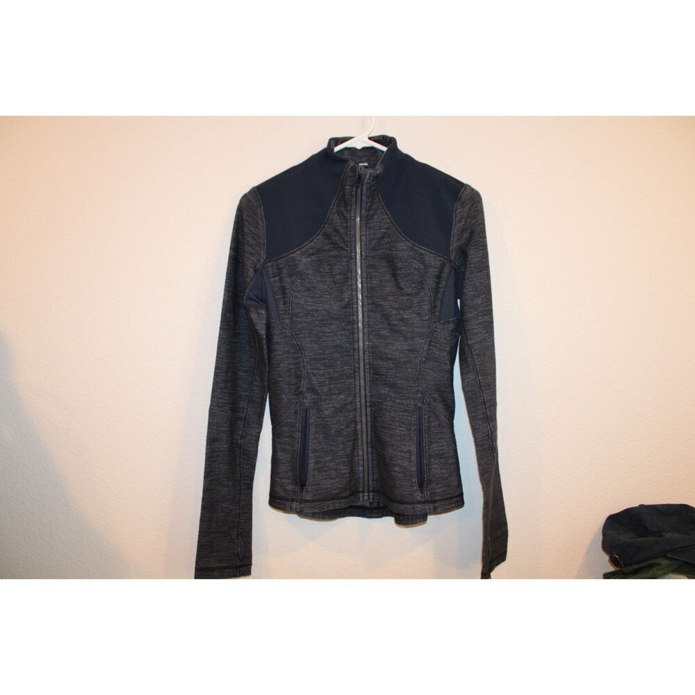 Lululemon women's zip up workout jacket space denim blue color navy size 6